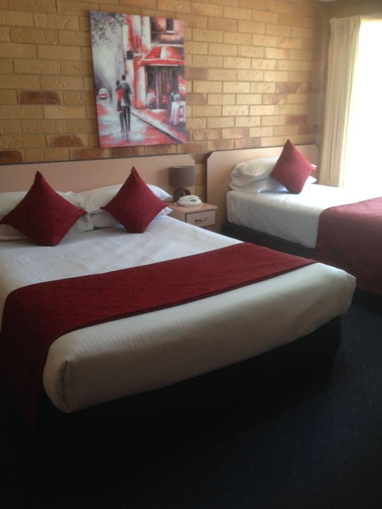 North Parkes Motel מראה חיצוני תמונה