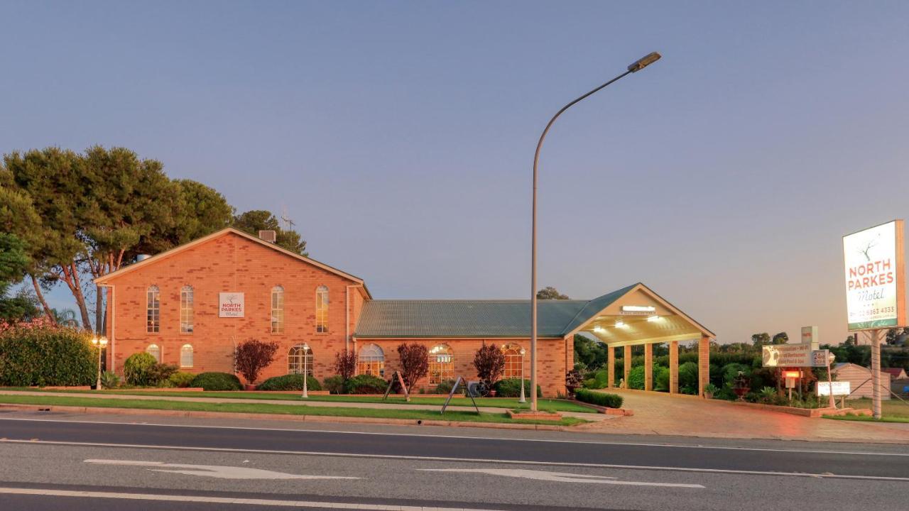 North Parkes Motel מראה חיצוני תמונה