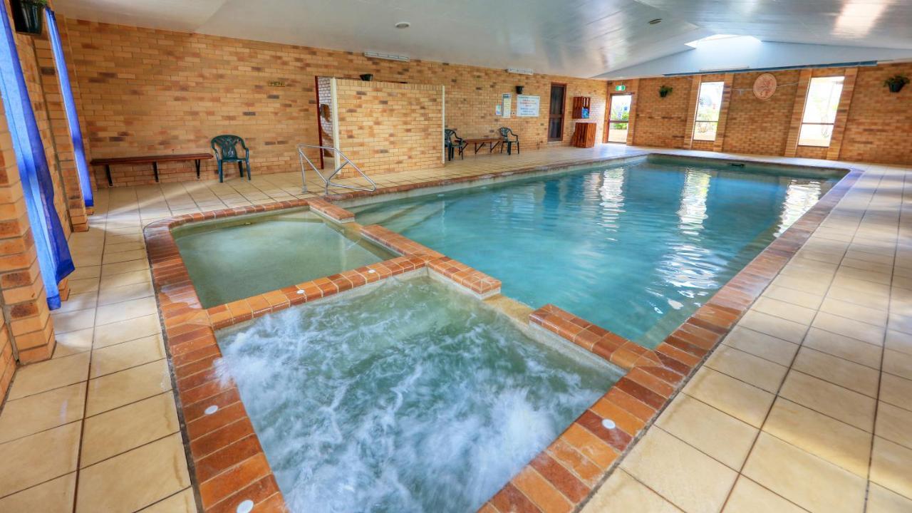North Parkes Motel מראה חיצוני תמונה