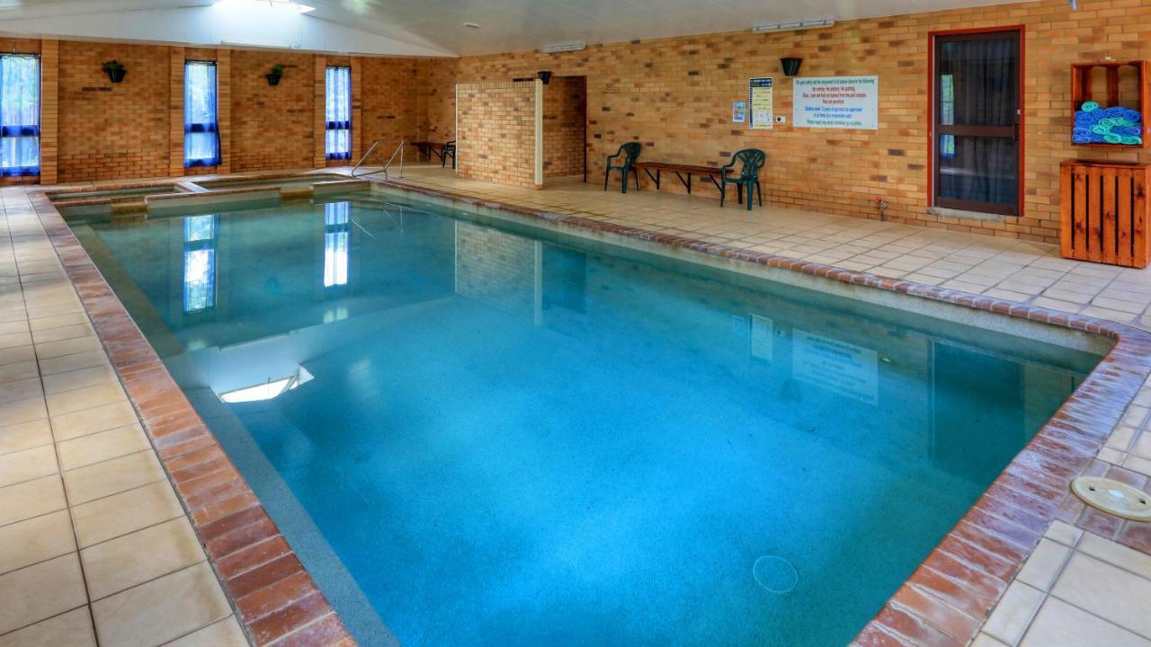North Parkes Motel מראה חיצוני תמונה