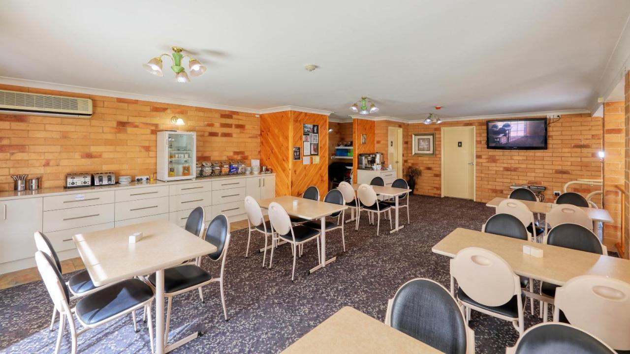 North Parkes Motel מראה חיצוני תמונה