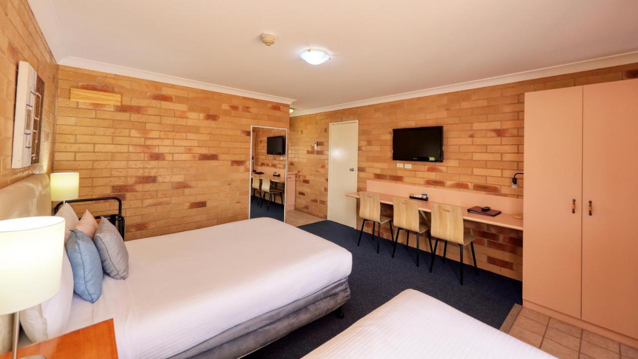 North Parkes Motel מראה חיצוני תמונה
