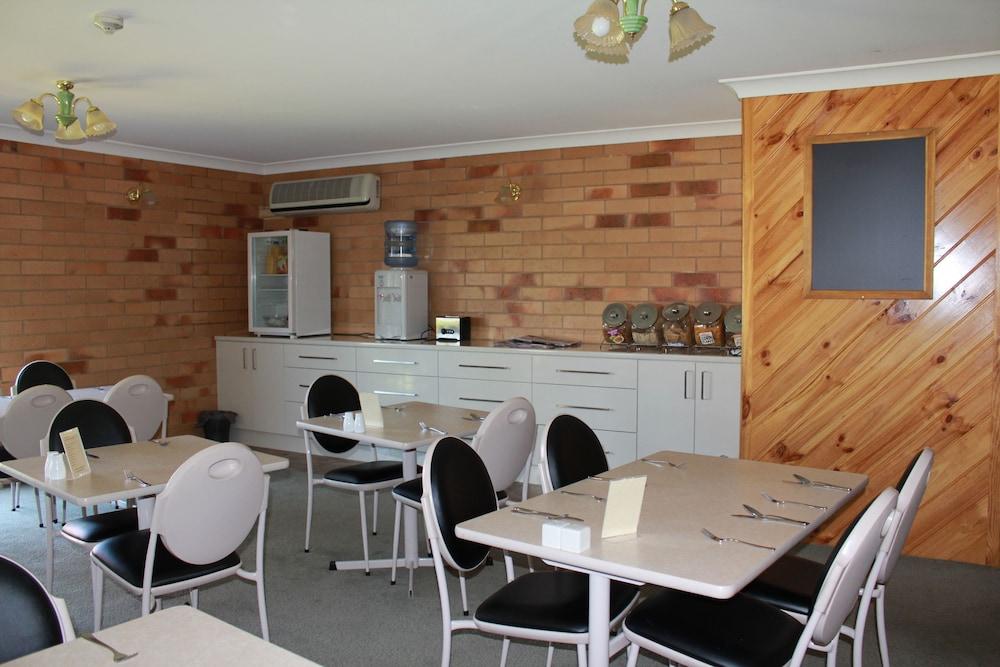 North Parkes Motel מראה חיצוני תמונה