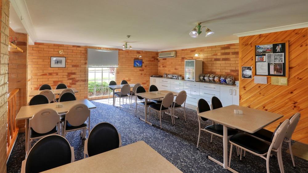 North Parkes Motel מראה חיצוני תמונה
