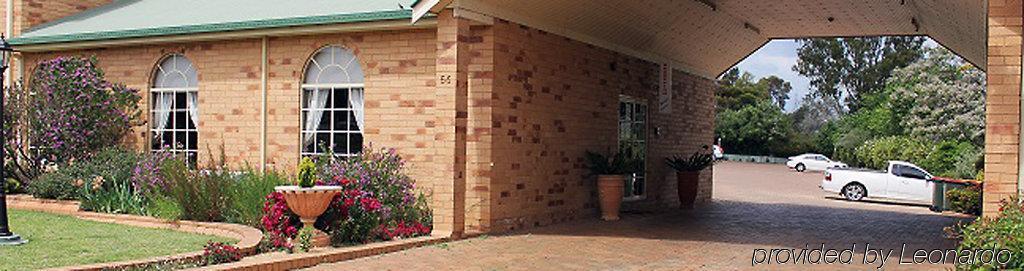 North Parkes Motel מראה חיצוני תמונה
