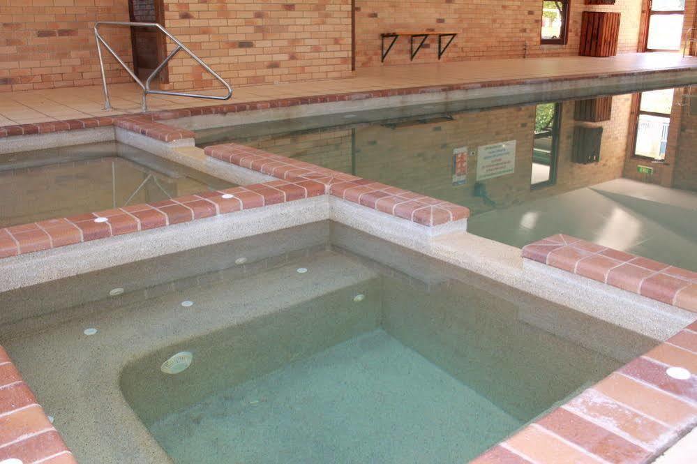 North Parkes Motel מראה חיצוני תמונה