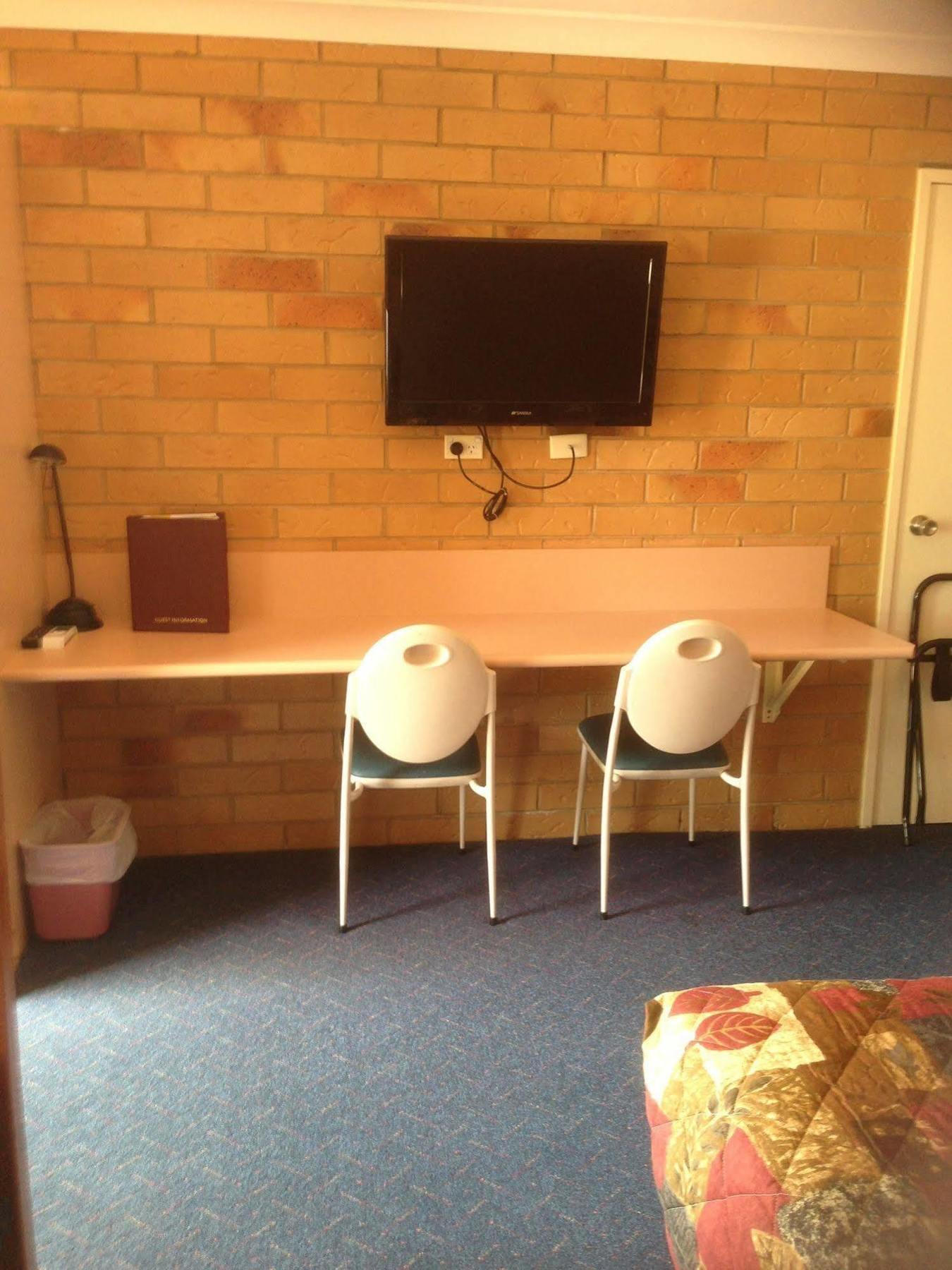 North Parkes Motel מראה חיצוני תמונה